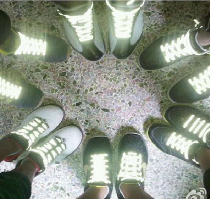 1 par Popular doble lado advertencia reflectante camino de seguridad luminosos cordones brillantes Unisex para deporte baloncesto zapatos de lona