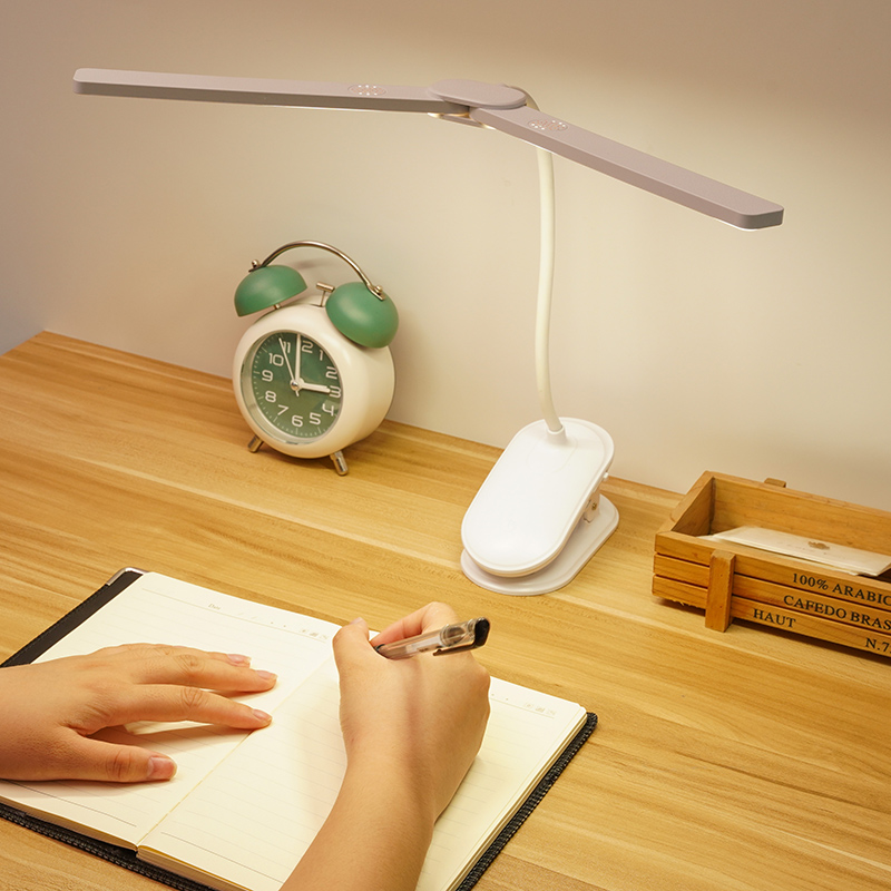 Led Klem Dubbele Hoofd Bureaulamp Flexibele Zwanenhals Touch Dimmen Tafellamp Usb Opladen Clip On Lamp Voor Kantoor En computer