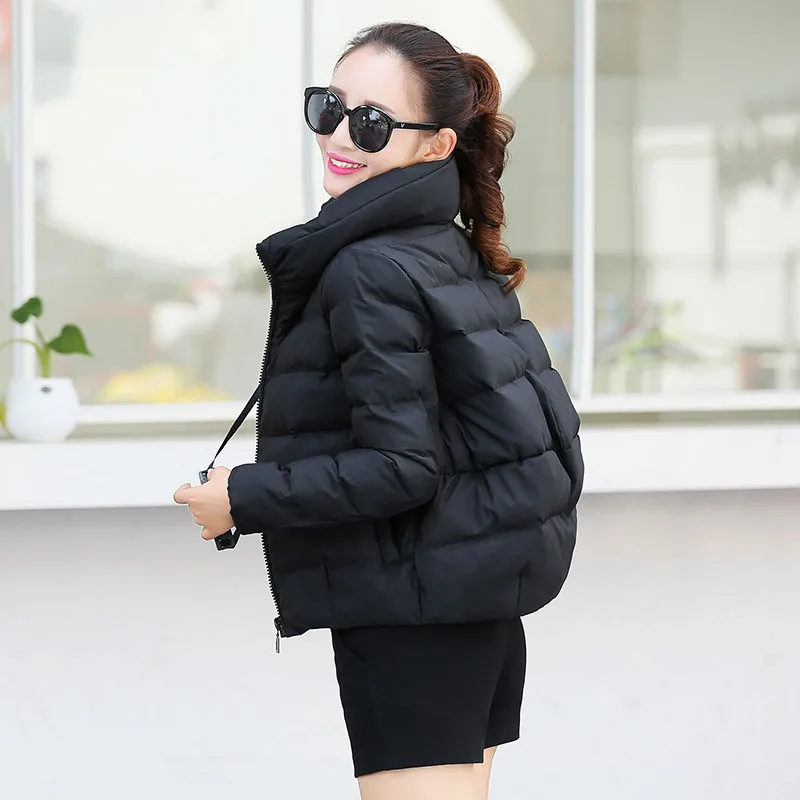Abrigo corto acolchado de plumón de pato para mujer, chaquetas gruesas con relleno, color rojo, negro, recortado, Harajuku, exterior de invierno, 2024
