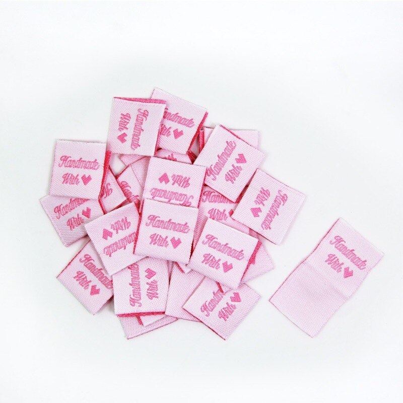 100Pcs Handmade Mit Liebe Kleidung Etiketten Geprägte Tags DIY Flagge Etiketten Für Garment Nähen Zubehör
