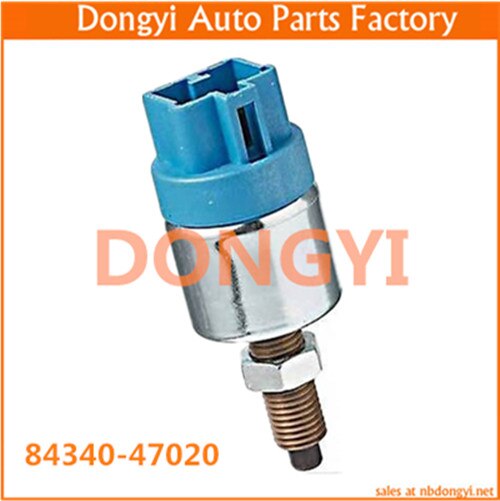 CONTACTEUR DE STOP CITROEN C2 C3 C4 DS3 JUMPY PEUGEOT 207 308 3008 5008