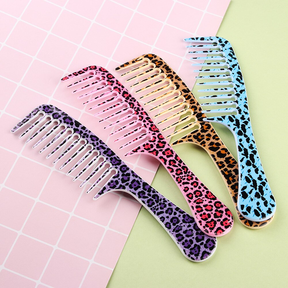 Moda barato pente de cabelo largo do dente estilo leopardo plástico detangler pente para longo pente de cabelo encaracolado para meninas