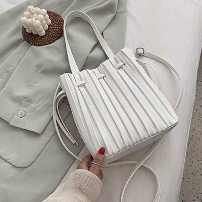 Trekkoord open emmer crossbody tassen voor vrouwen effen kleur geplooide schouder handtassen reis crossbody tas portemonnee: Wit