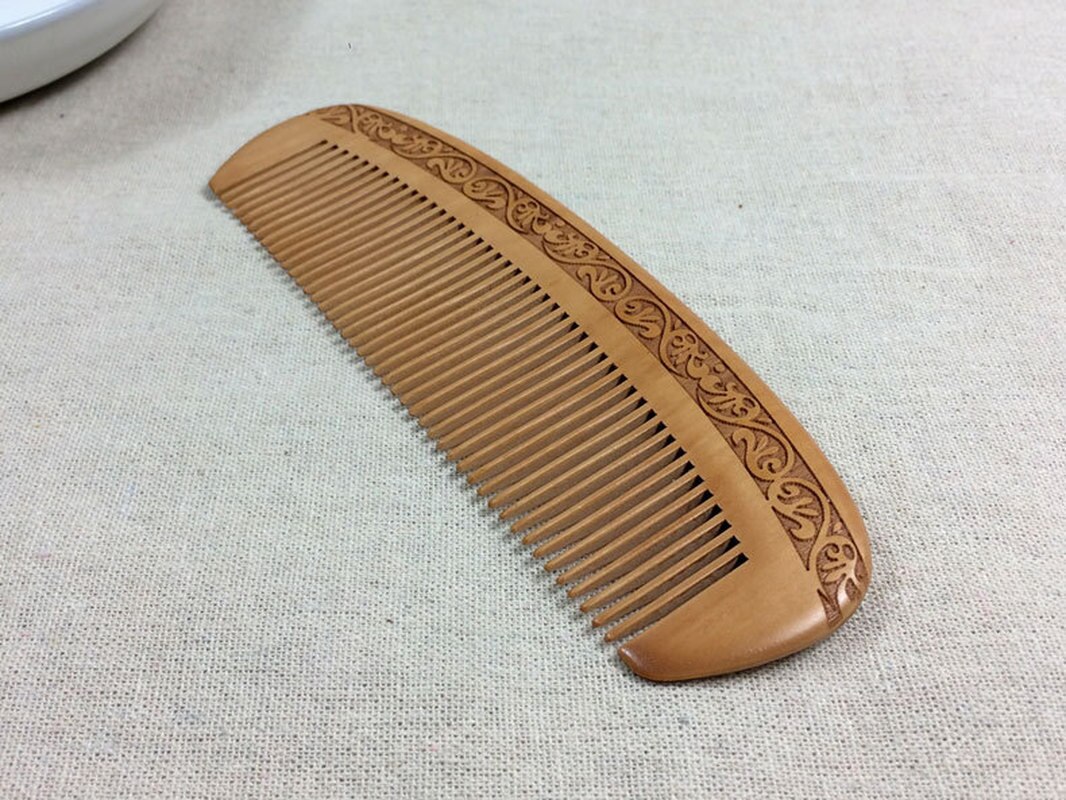 Natural Wide Tooth Peach Wood Comb Healthy No-static Massage Hair Wooden Comb Chinese Traditional Haircut Tool
