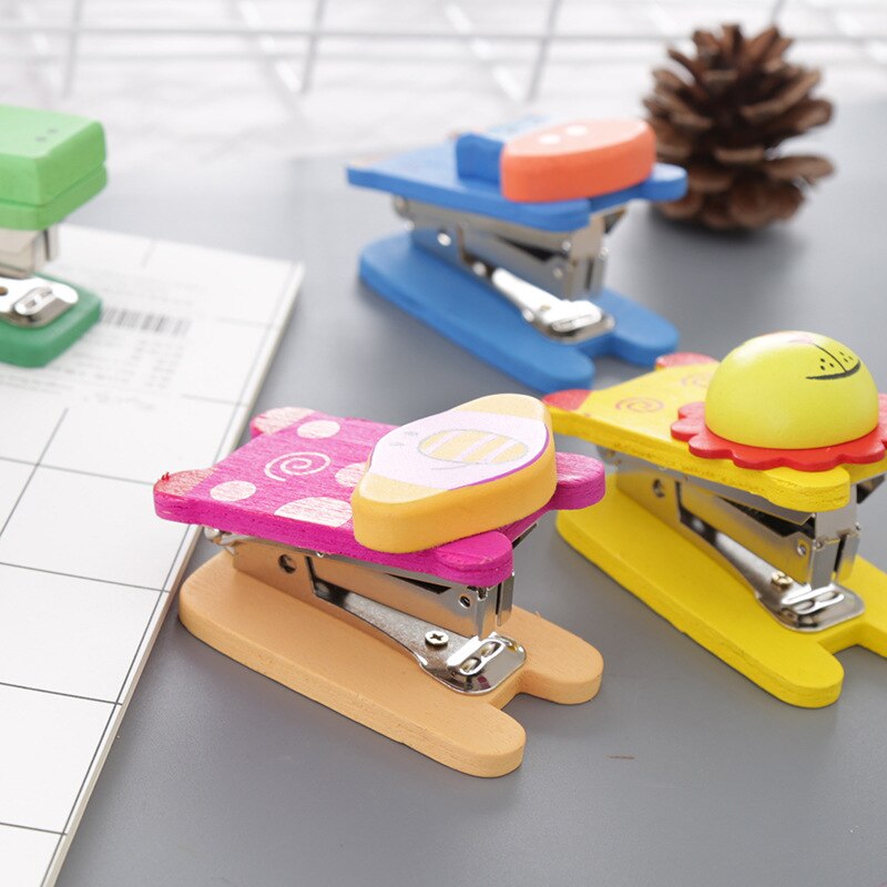 Coloffice 1PC cartoon wooden animal mini stapler elephant tiger cow hippo alligator screw connected manual stapler school supply