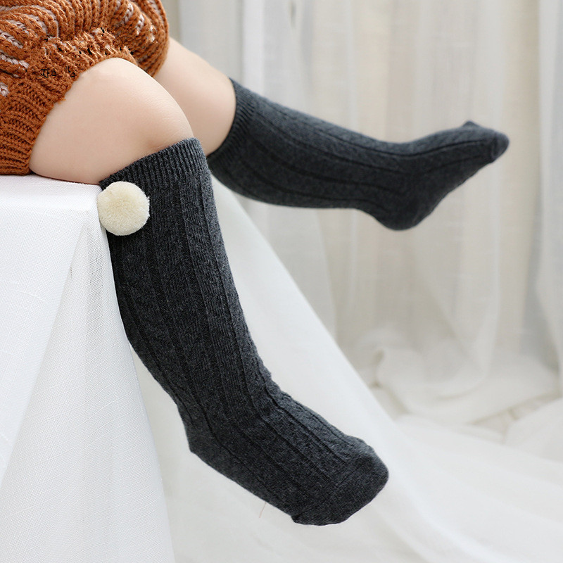 Bomulds baby sokker med pompon strik knæhøje nyfødte sokker til piger drenge 1 par: 1 / 2 to 4 år