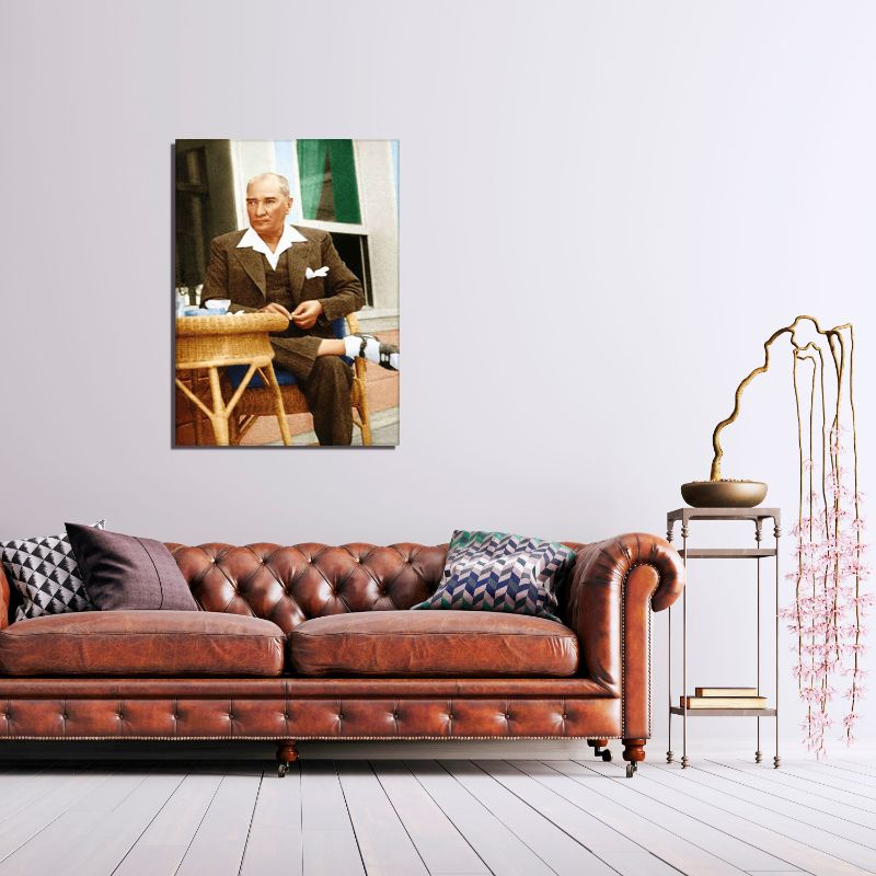 Ataturk Stoel Otururken Canvas Print 50X70 Cm