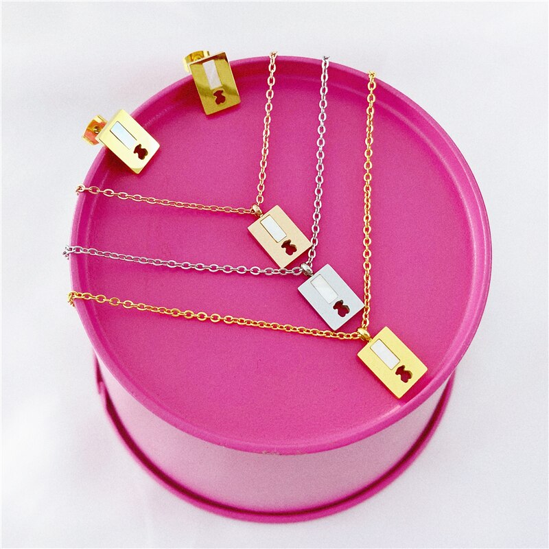 Femmes colliers en acier inoxydable bijoux boucles d'oreilles mignon ours pendentifs populaires deux couleurs peuvent choisir: 3 colour