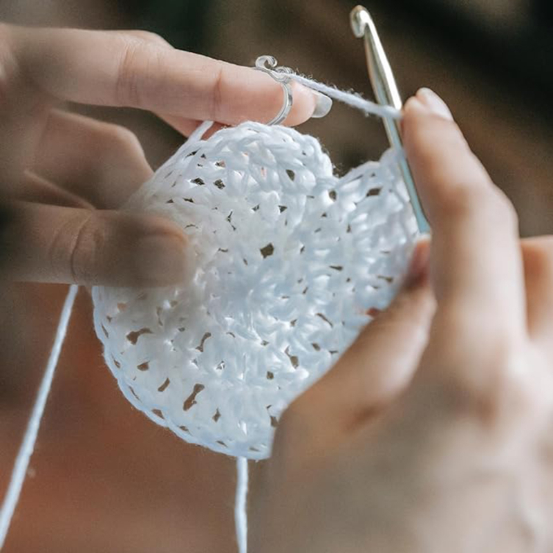 2 stücke Einstellbare betroffen Häkeln Schleife Ring Gestrickte Garn führen Finger Schneller Halfter Fingerhut Häkels Faden Ring NäHenne Werkzeuge