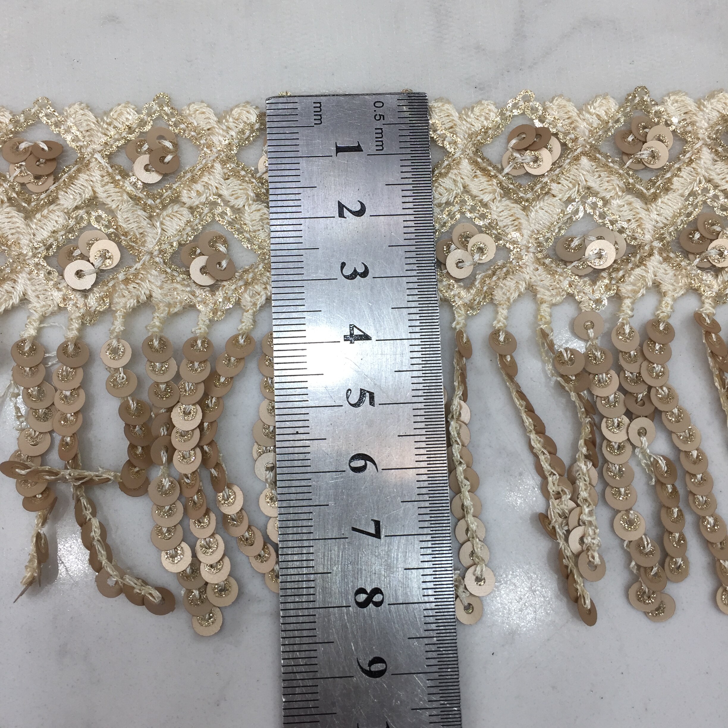 Performance scène vêtements accessoires maille fil bas paillettes code à barres dentelle gland ruban jupe décoration matériaux