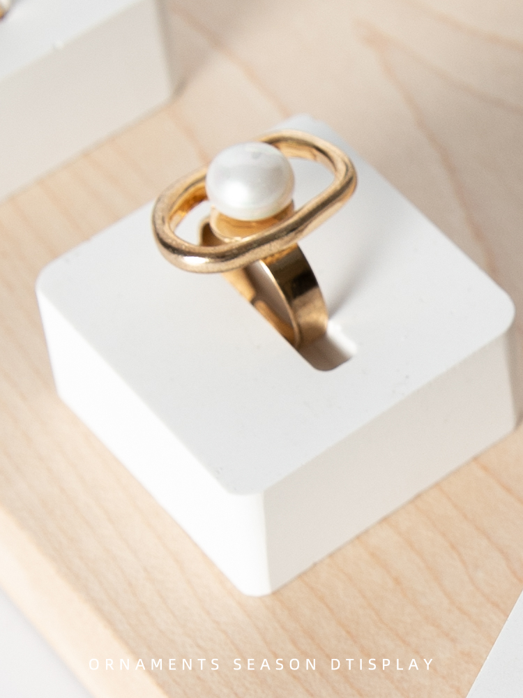White Gypsum Ring Display Holder Jewelry Display Stand Ring Display Rack