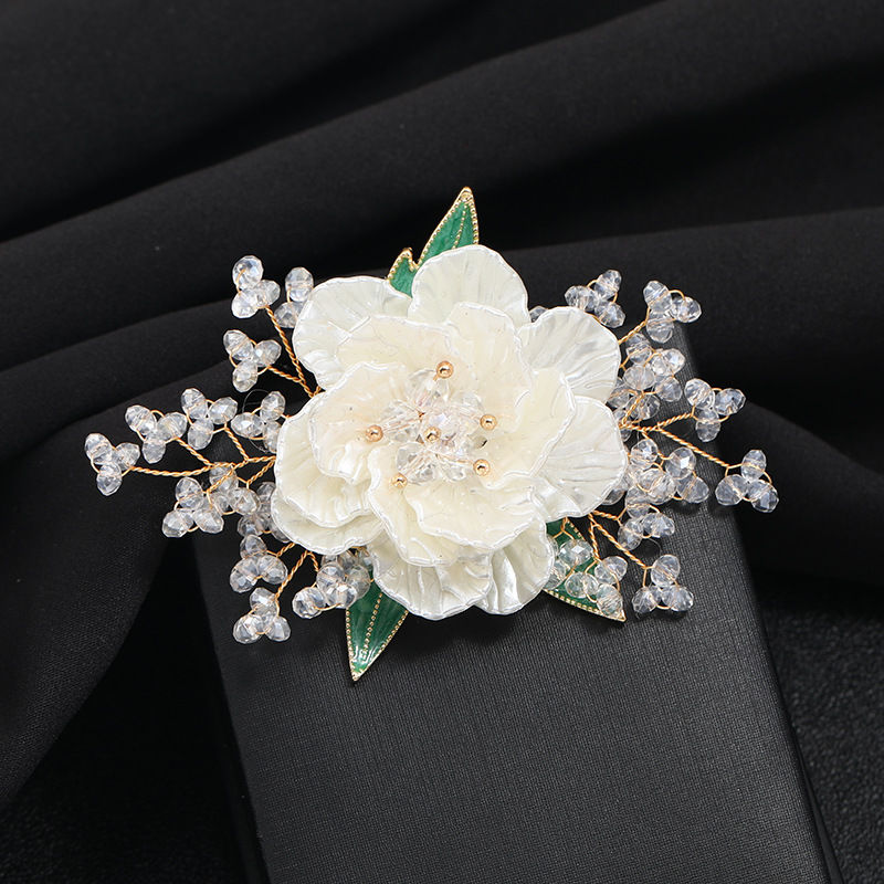 SKEDS 2022 exquisito lujo mujeres Rhinestone flor broche insignias perla cristal planta broches Retro Pin para dama: Color amarillo claro