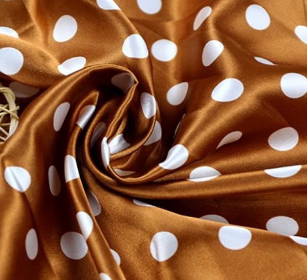 Prik skygge print punkt cap tørklæde satin tørklæde bånd kjole pyjamas stof: 18
