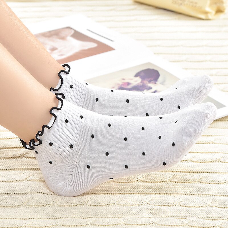 women cotton cusual White Black socks Girls cute crimped ankle socks Stripes Dots Heart short Socks 34-40