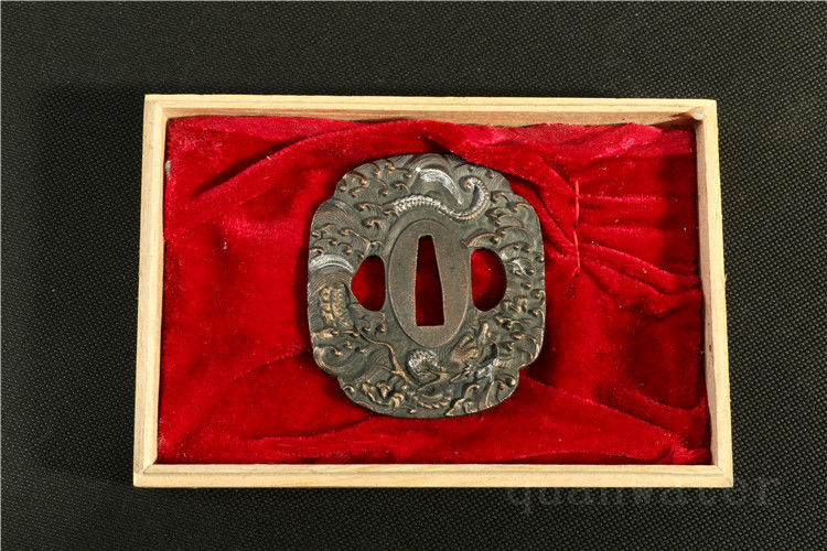 TSUBA japonais et de | Joli boîte TSUBA avec papillon pas couverture