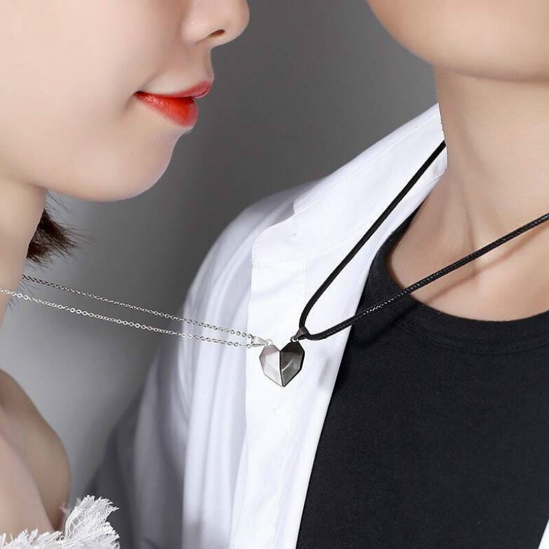 2pcs Couple Necklace Magnet Suction Wishing Stone Attraction Pendants MenWomen Love for Long Distance Girlfriend Women