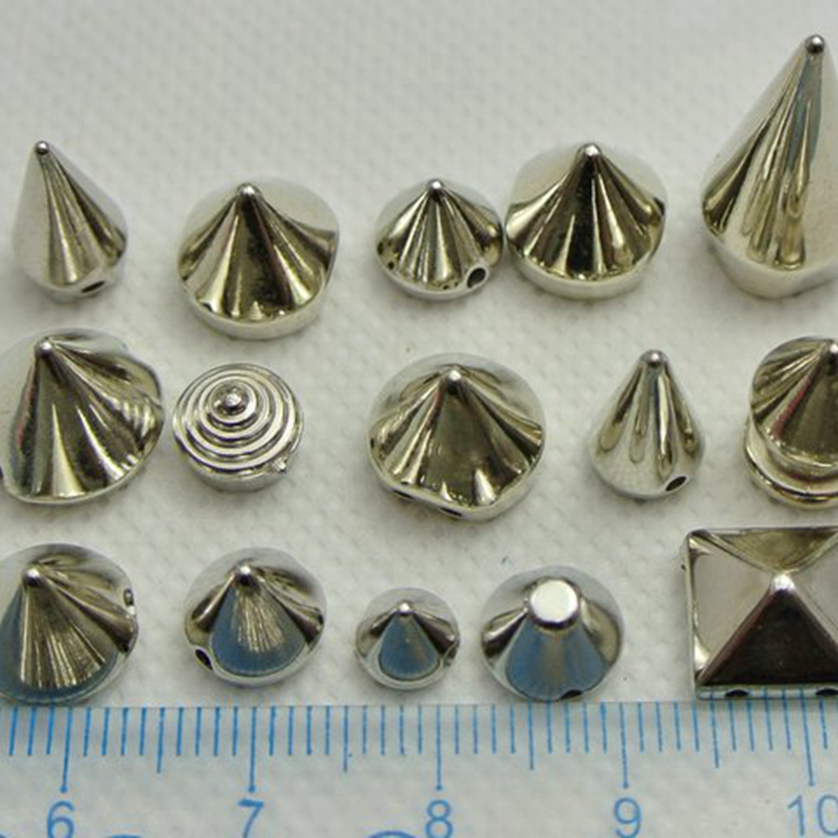 100 Assorted Golden/Silver Metallic Acrylic Rock Punk Spike Taper Stud Beads