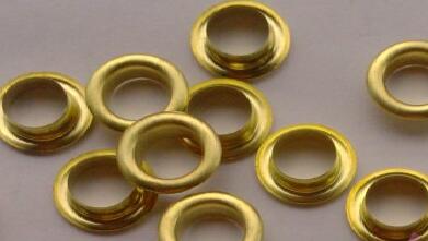 500 sæt 4mm indvendige diameter kobber øjer knapper tøj tilbehør bandbag fund/ guld øje/sort øje: Guld