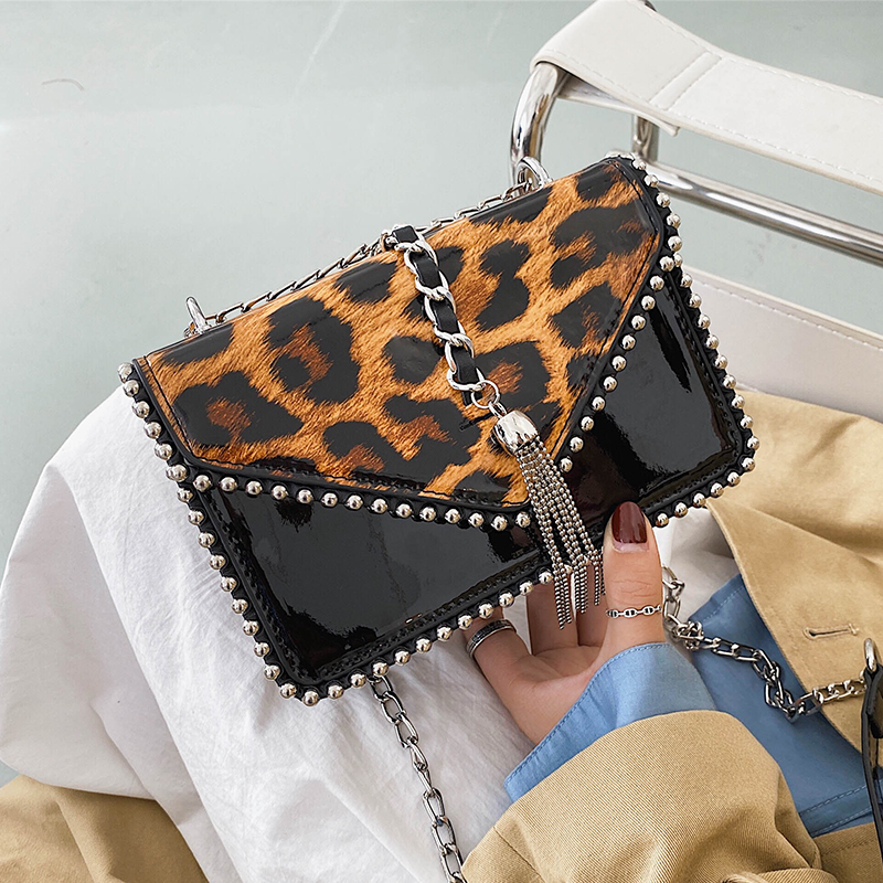Bolso de charol con patrón de leopardo para mujer, cartera pequeña de cuero PU con cadena de hombro para mujer, monederos y bolsos informales