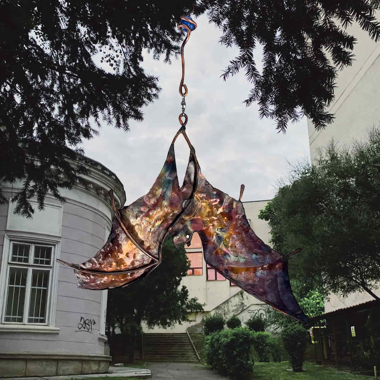 Iron Art Dragon Bat Sculptures Pendant Retro Dragon Rotating Wind Catcher Fascinating Garden Outdoor Hanging Decoration