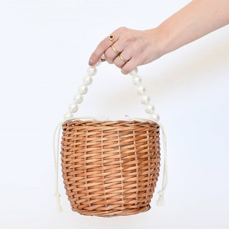 Pärlformad bärbar vävd halmväska rottingpärla liten fräsch strand bucket bag ins tide style grönsakskorg handväska: Brun