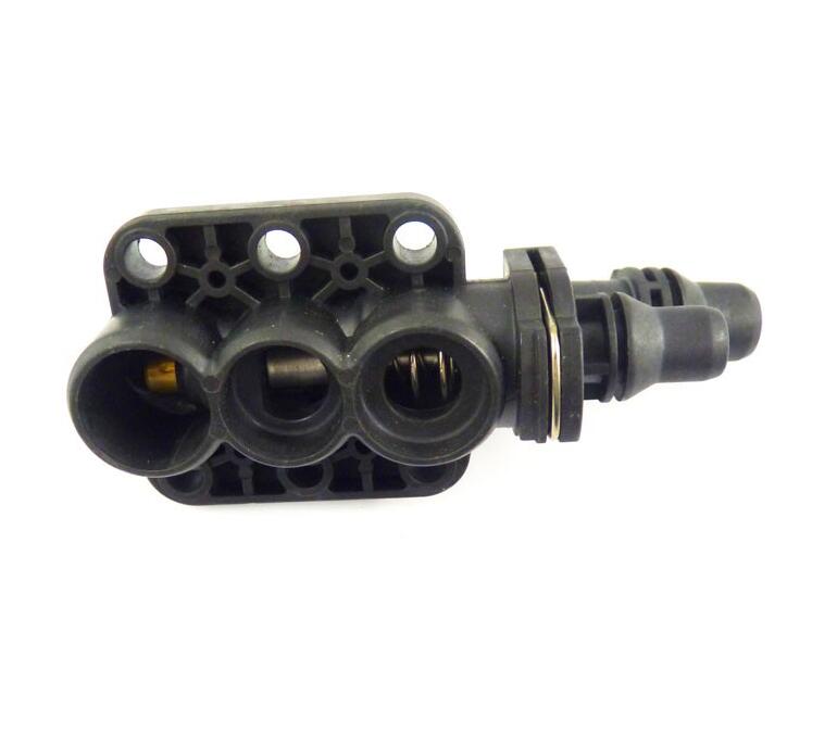 Thermostat Housing 17217559962 17127507982 For BMW E60 E61 E63 E64 E65 E66 528 530 545 750 745