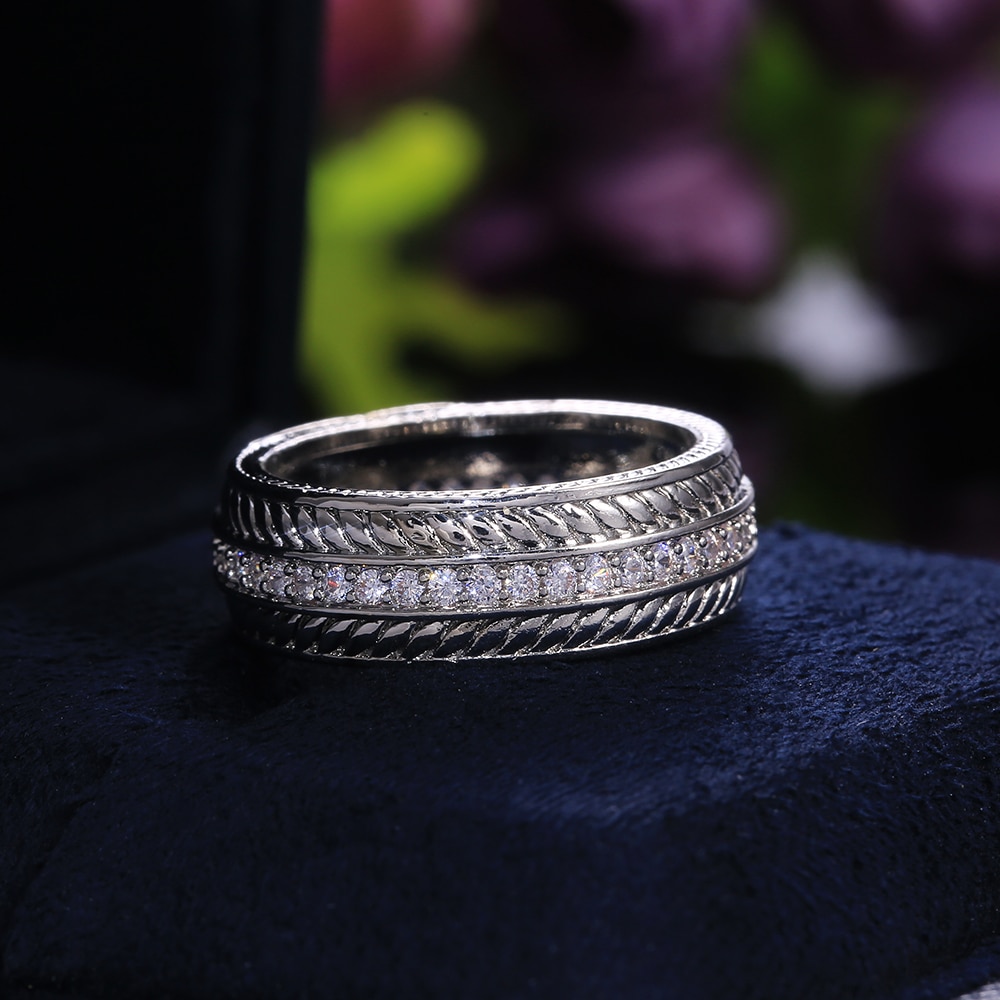 Huitan Classic Round Women Ring Unique Herringbone Pattern Wedding Engagement Party Gorgeous Bridal Ring Versatile Ring