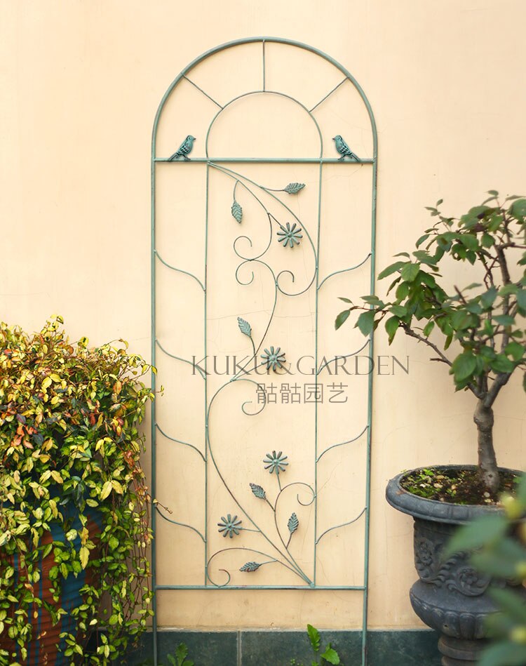 European retro old wrought iron fence fence villa courtyard garden fence railing outdoor bird climbing vine flower stand