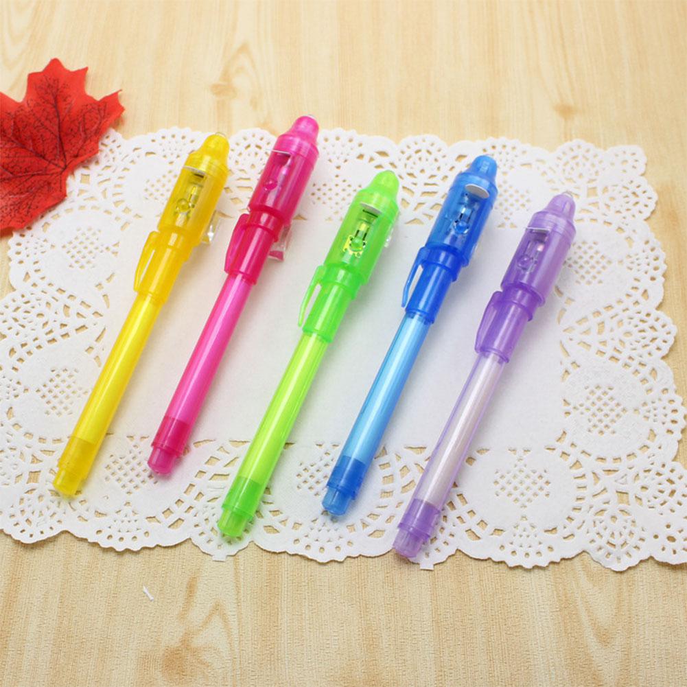 7 Pcs Set di penne a luce UV penna a inchiostro invisibile penna giocattolo spia per bambini con regali di luce UV integrati e marcatura di sicurezza