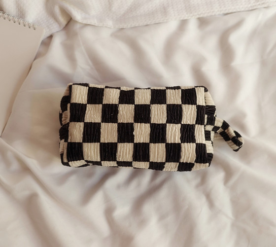 Nuove borse per trucco a scacchiera Ins coreane per modello di mucca portatile da donna custodia per articoli da toeletta cosmetica di grande capacità: 3