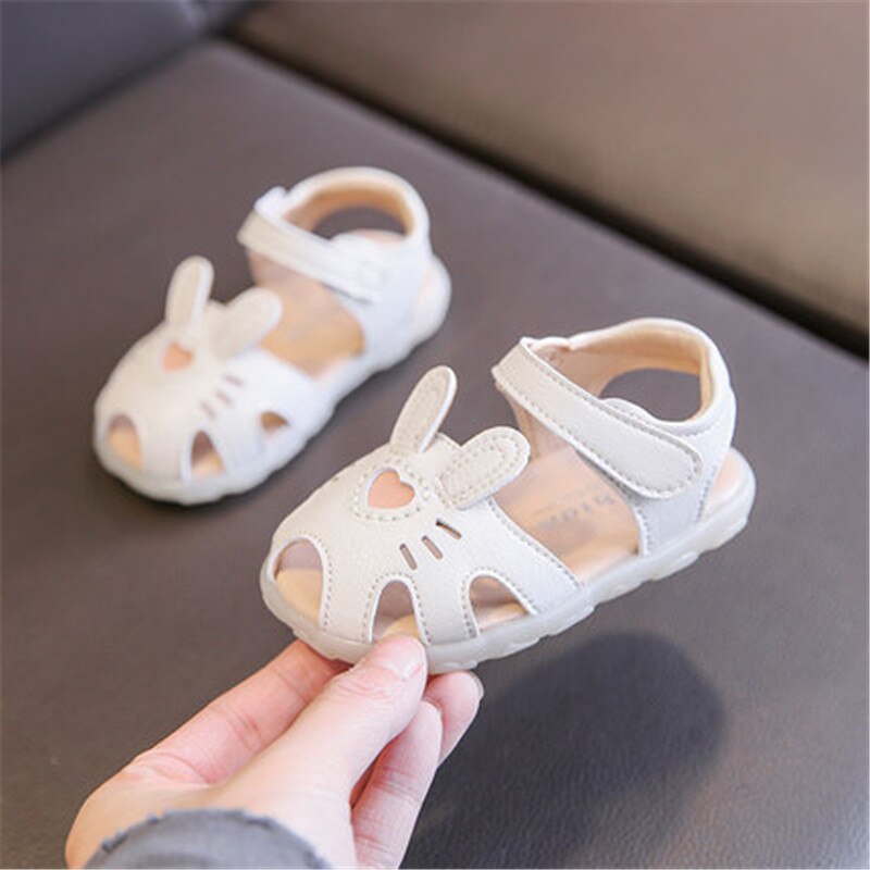 2021 nuove scarpe estive per bambini sandali per bambini in pelle con suola morbida punta chiusa sandali per bambina 15-25