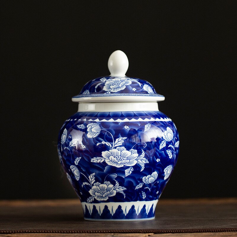 Ceramic General Blue and White Porcelain Large Tea Pot Half A Catty Sealed Pot Pu'er Bulk General Storage Tank Tea Organizer: B 900ml