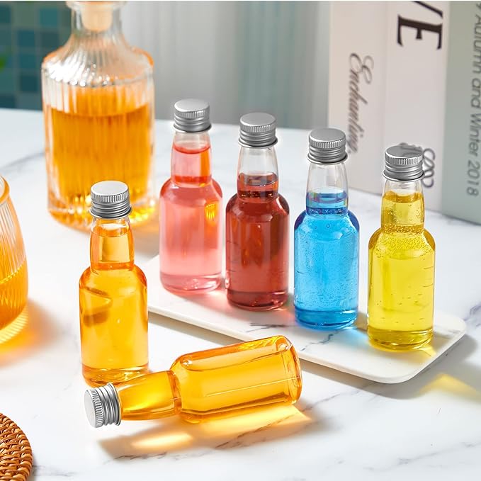 12 Stück Mini-Schnapsflaschen aus Kunststoff, kleine Schnapsflaschen, leere Mini-Alkoholflaschen, Partygeschenke, Hochzeiten, Silber-/Goldkappen für Reisen