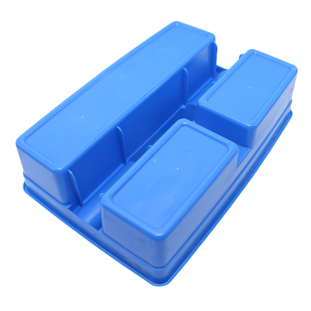 Veterinary Portable Equipment Box Farm Hanging Box Large-capacity Hurdle Sachet Sow Farm with Breeder Tools Piglet Chicken Coop