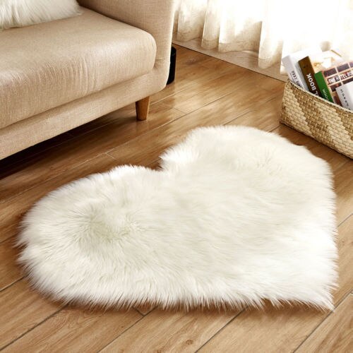 Tapis moelleux en forme de cœur, tapis de sol à poils longs, fausse fourrure douce, tapis poilu pour la maison et la chambre à coucher: 400 mm x 600mm / Blanc