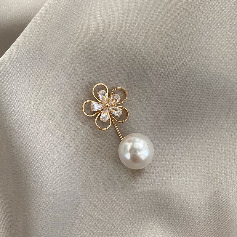 neue Perle Brosche Anti-Blendung Kleidung Festen Stift Blume Strass Metall Stifte Schnalle Broschen für Frauen Zubehör: 7