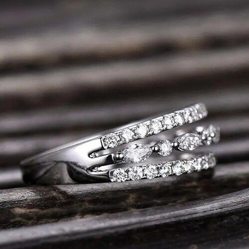 Huitan Nieuw Fancy Vrouwen Vinger-Ringen Met Dazzling Witte Zirconia Bruiloft Huwelijk Party Ring Mode-sieraden