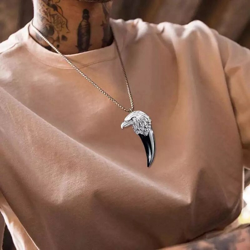 Vintage Punk Eagle Head Spike Pendant Hip Hop Men's Cool Stainless Steel Black Wolf Tooth Pendant Necklace Jewelry