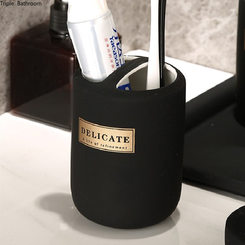 Nordic Luxe Stijl Keramische Draagbare Badkamer Accessoires Lotion Fles Zeepdispenser Mond Cup Tandenborstelhouder Zeepbakje