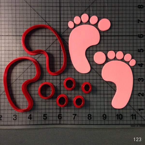 Baby Gezicht Cookie Cutter Set Fondant Cupcake Top Cutter Custom Made 3D Gedrukt Taart Decoratie Gereedschappen Biscuit Mold: baby feet 4 inch
