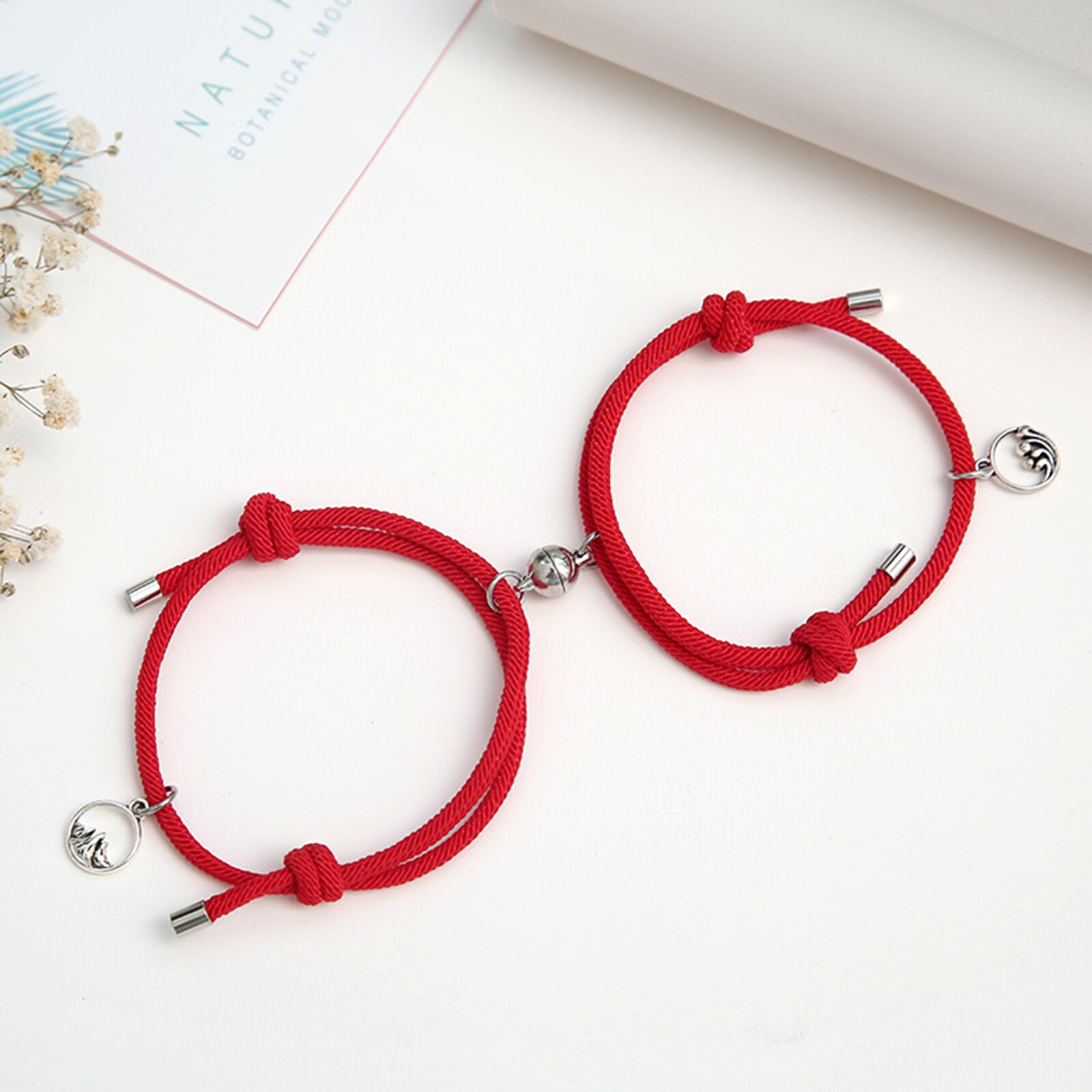 Pulsera de mano con succión magnética para adultos, accesorios de muñeca para novio y novia: Rojo