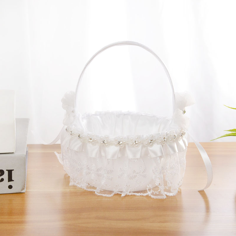 1pc White Wedding Flower Basket Lace Pearl Rhinestone Flower Petal Confetti Girls Basket For Wedding Engagement Party Decoration: light green