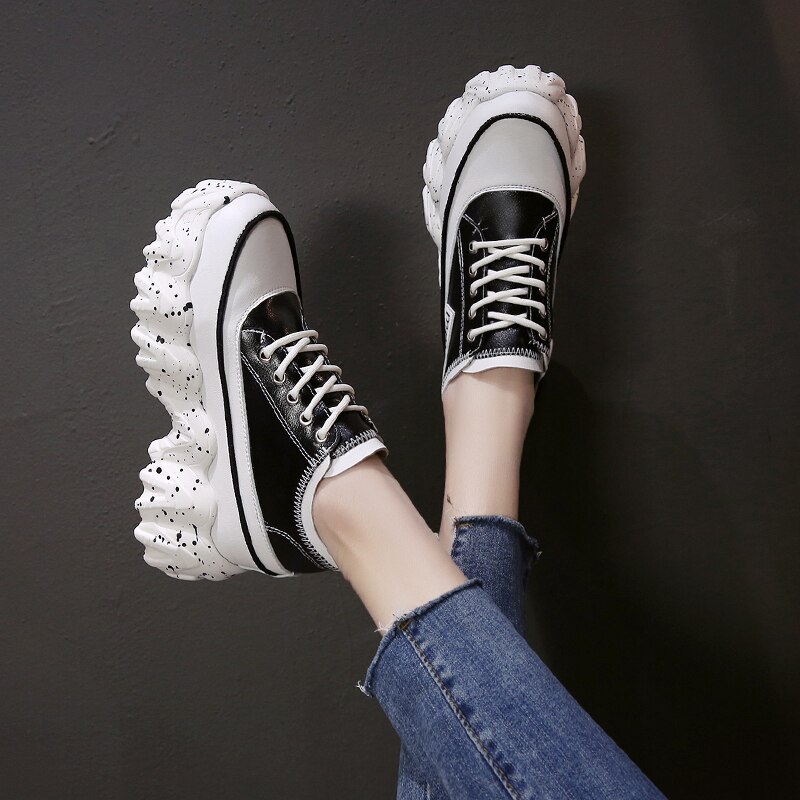 Femmes grosses baskets printemps 8.5CM talons hauts chaussures décontractées à semelles épaisses à lacets dames chaussures à plate-forme compensée baskets femme: Black / 7.5
