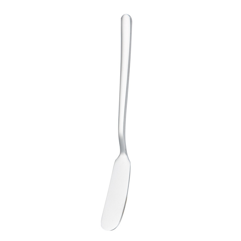 Ensemble de deux couteaux à fromage de style rocaille, manche en argent