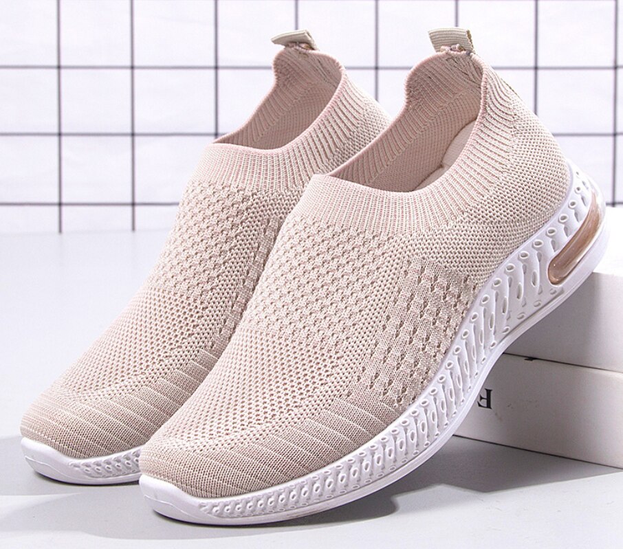 Dames platte instappers dames superlichte mesh sneakers ademende verpleegsterschoenen wandelschoenen voor dames sokken: Beige / 38