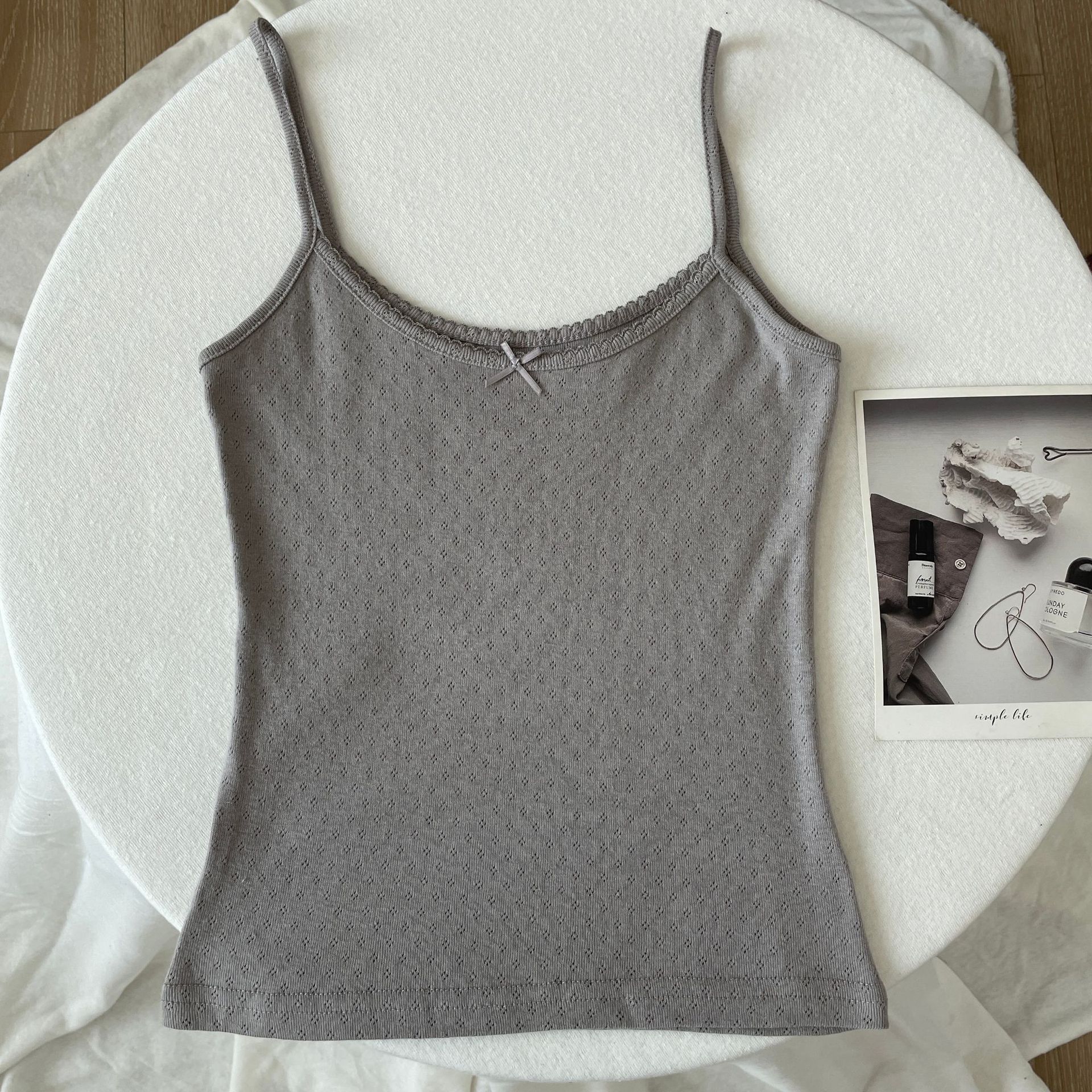 Tops cortos de algodón con lazo y ojales florales para mujer, Top sin mangas ajustado con adornos de encaje, camisola dulce de estilo Preppy, ropa Y2k: Marfíl