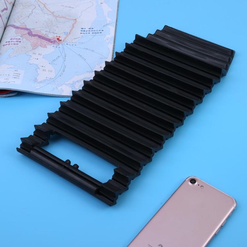 Zwarte universele multifunctionele draagbare auto wiel grip tracks tractiemat auto sneeuwkettingen 32.5 x 15 x 2.5cm