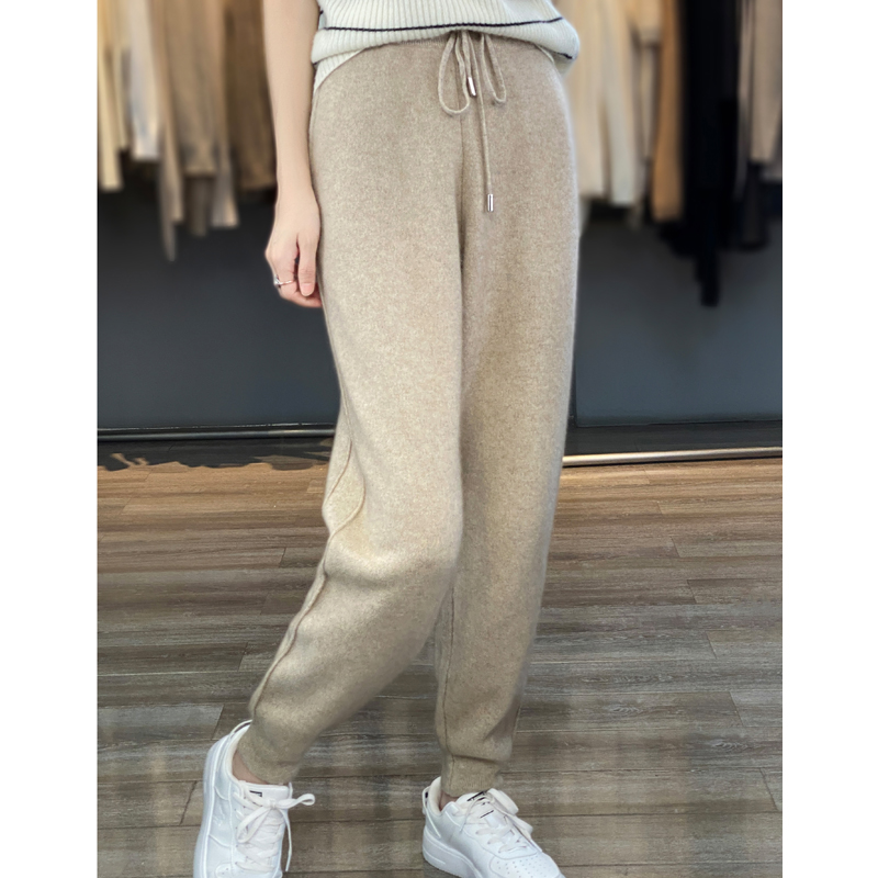 100% Merino wool cashmere women's knitted wool pants in autumn and winter elastic waist feet pants.