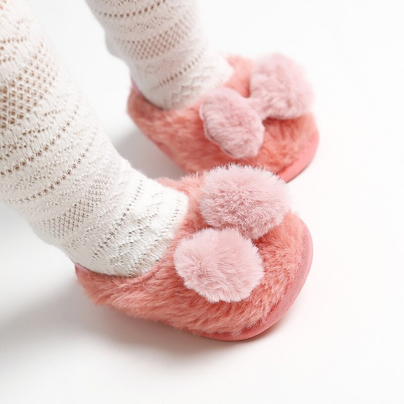 Nueva Sandalia de verano, sandalias suaves con lazo de felpa, deslizador de chica para bebé, zapatos transpirables de piel para bebé, zapatos simples elásticos de princesa para bebé