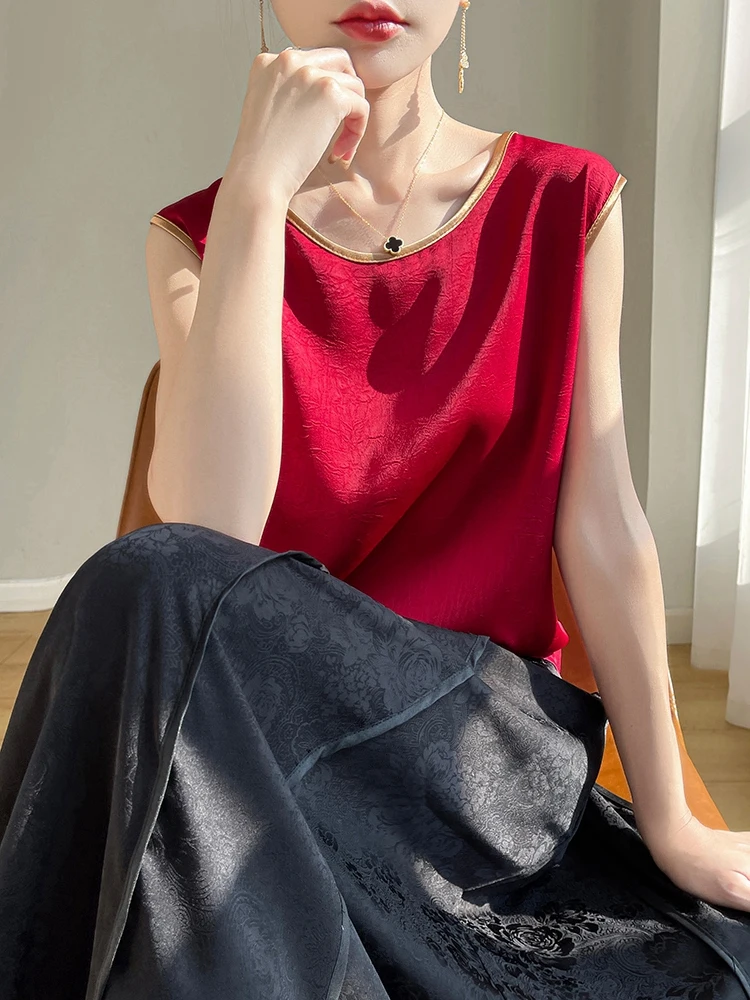 Women Summer Artificial Silk Satin Embossing Flower Thin O-neck Tank Top Gold Collar Hem Smooth Camisole Basic Model Silky Camis: L / Dark Green